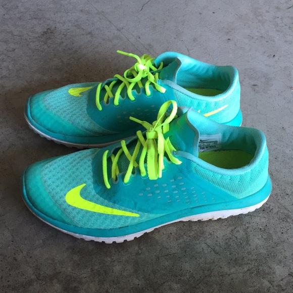 Nike Running Shoes - Picture 4 of 4